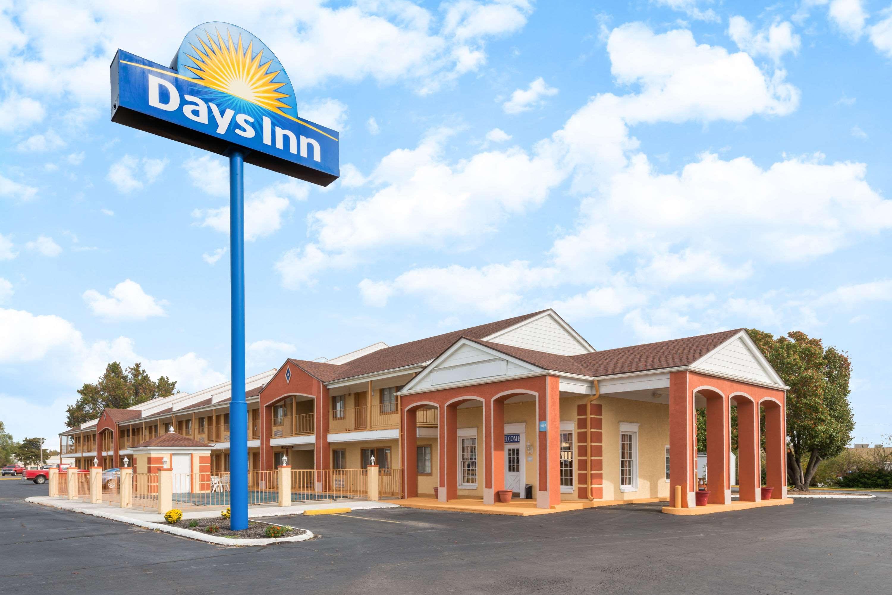 Days Inn By Wyndham Ottawa Exterior photo